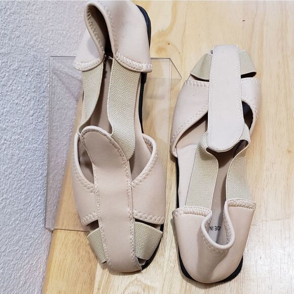 Basic sandal with elastic, 9, tan - Picture 2 of 3